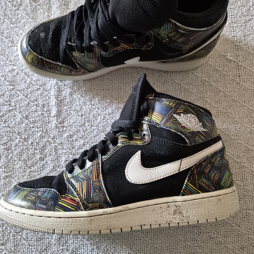 Nike Black and Multicolor Kids High-Top Sneakers - Picture 8 of 8